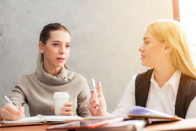 5 redenen waarom feedback op de werkvloer belangrijk is